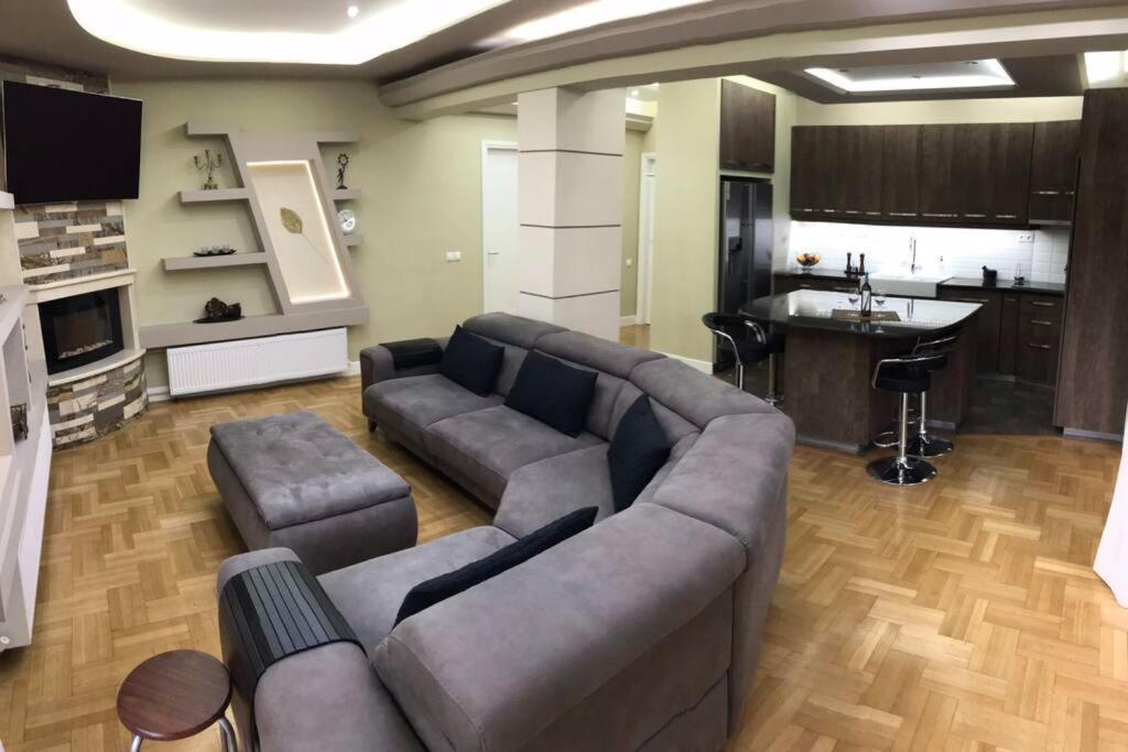 Finer Things Flisvos Beach Condo In Palaio Faliro Афіни Екстер'єр фото