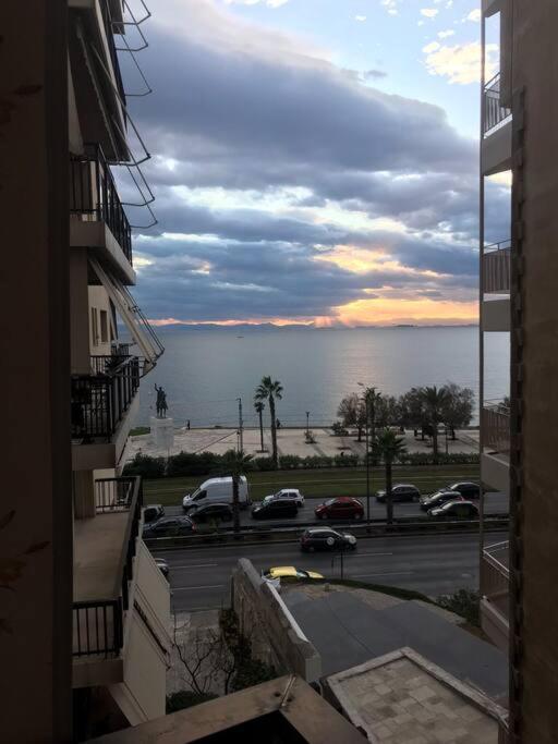 Finer Things Flisvos Beach Condo In Palaio Faliro Афіни Екстер'єр фото