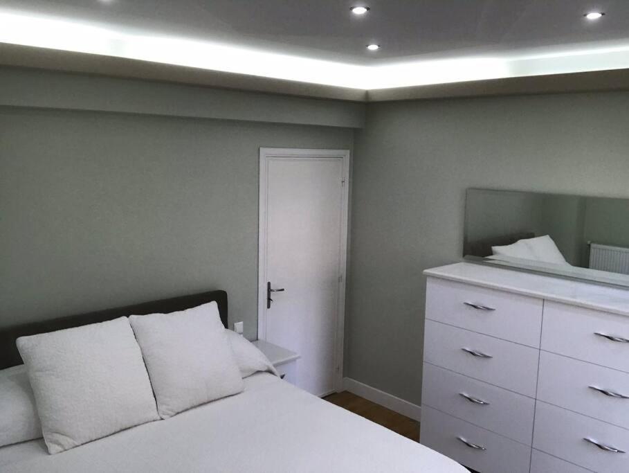 Finer Things Flisvos Beach Condo In Palaio Faliro Афіни Екстер'єр фото